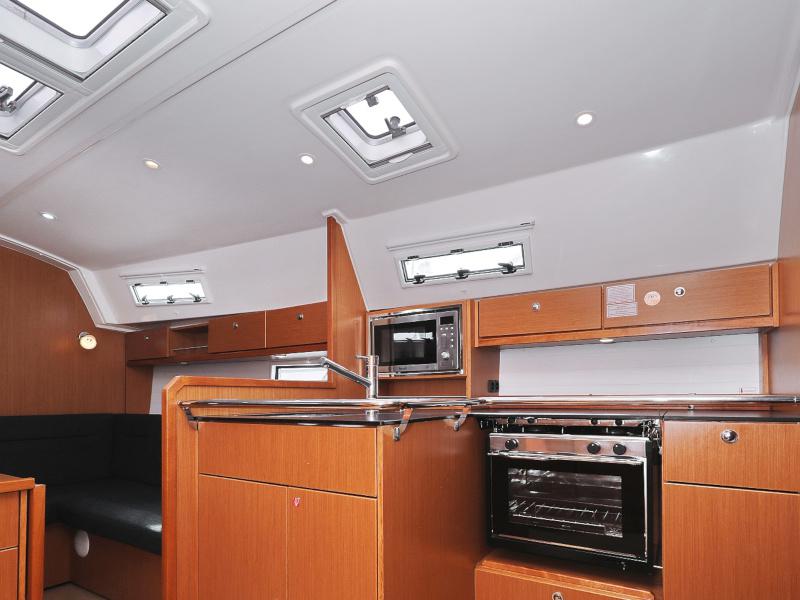 Book yachts online - sailboat - Bavaria 36 Cruiser - Petra M - rent