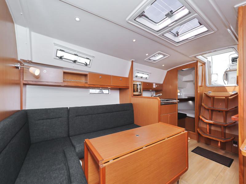 Book yachts online - sailboat - Bavaria 36 Cruiser - Petra M - rent