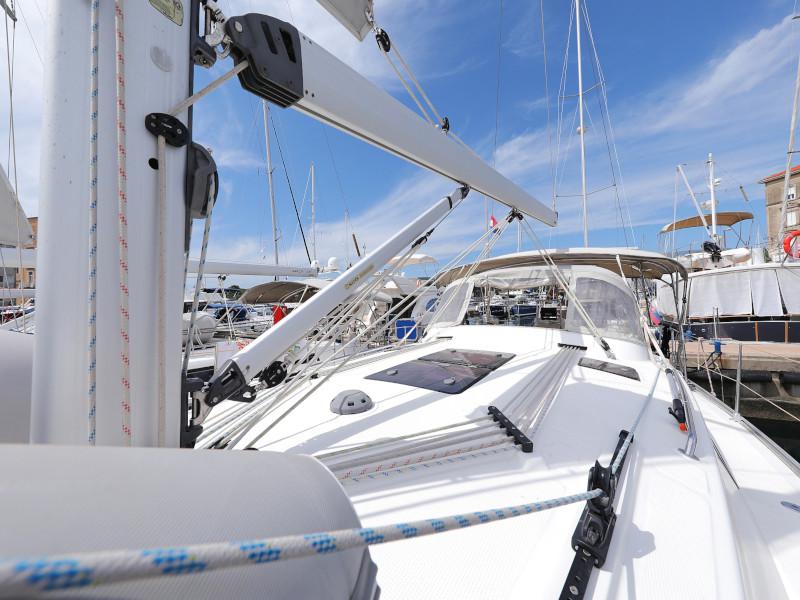 Book yachts online - sailboat - Bavaria 36 Cruiser - Petra M - rent