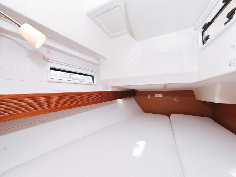 Book yachts online - sailboat - Bavaria 36 Cruiser - Petra M - rent