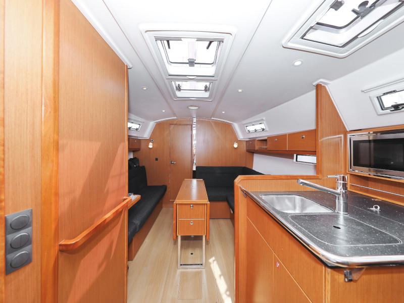 Book yachts online - sailboat - Bavaria 36 Cruiser - Petra M - rent