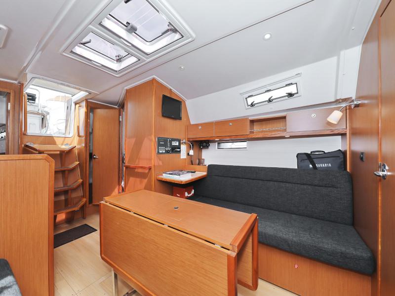 Book yachts online - sailboat - Bavaria 36 Cruiser - Petra M - rent