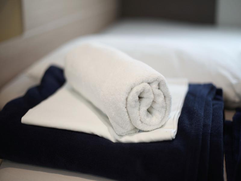 Book yachts online - catamaran - Bali 4.0.. - SO FAR SO GOOD - rent