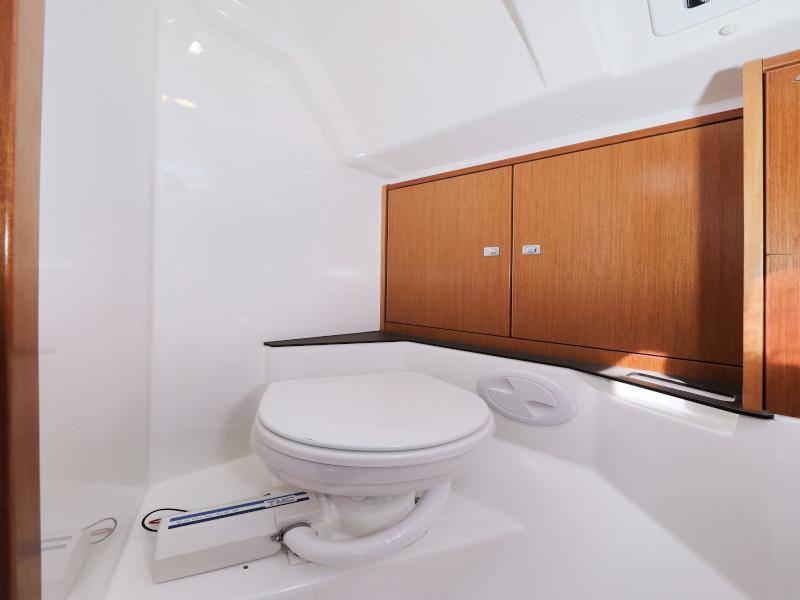 Book yachts online - sailboat - Bavaria Cruiser 37 - Hama - rent