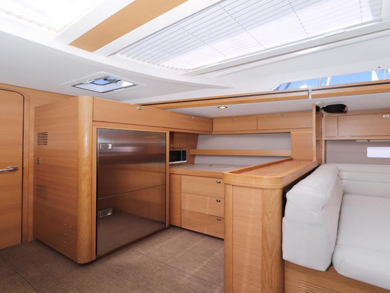 Book yachts online - sailboat - Dufour 560 - Anatoli - rent