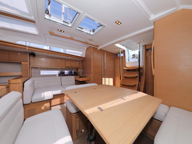 Book yachts online - sailboat - Dufour 560 - Anatoli - rent