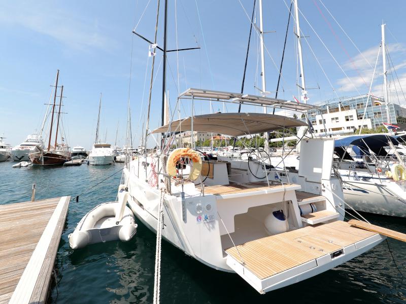 Book yachts online - sailboat - Dufour 560 - Anatoli - rent