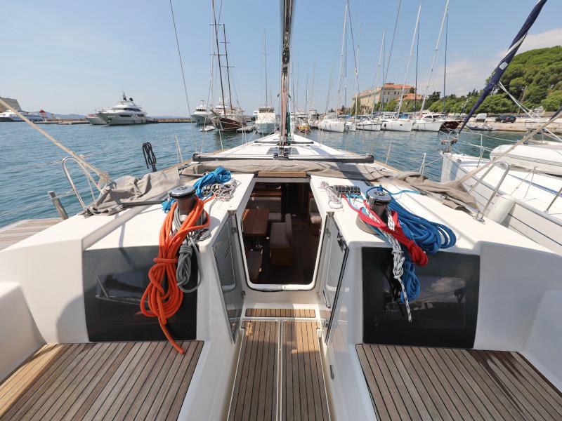 Book yachts online - sailboat - Dufour 560 - Anatoli - rent