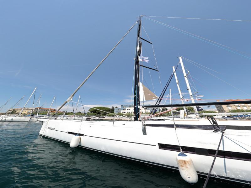 Book yachts online - sailboat - Dufour 560 - Anatoli - rent