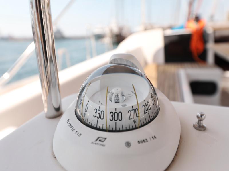 Book yachts online - sailboat - Dufour 560 - Anatoli - rent