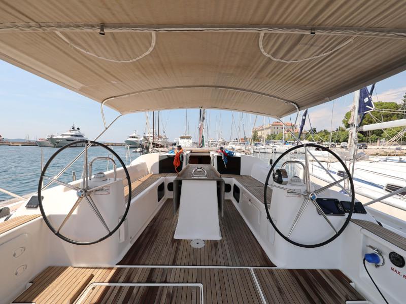 Book yachts online - sailboat - Dufour 560 - Anatoli - rent