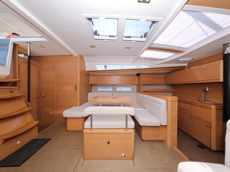 Book yachts online - sailboat - Dufour 560 - Anatoli - rent