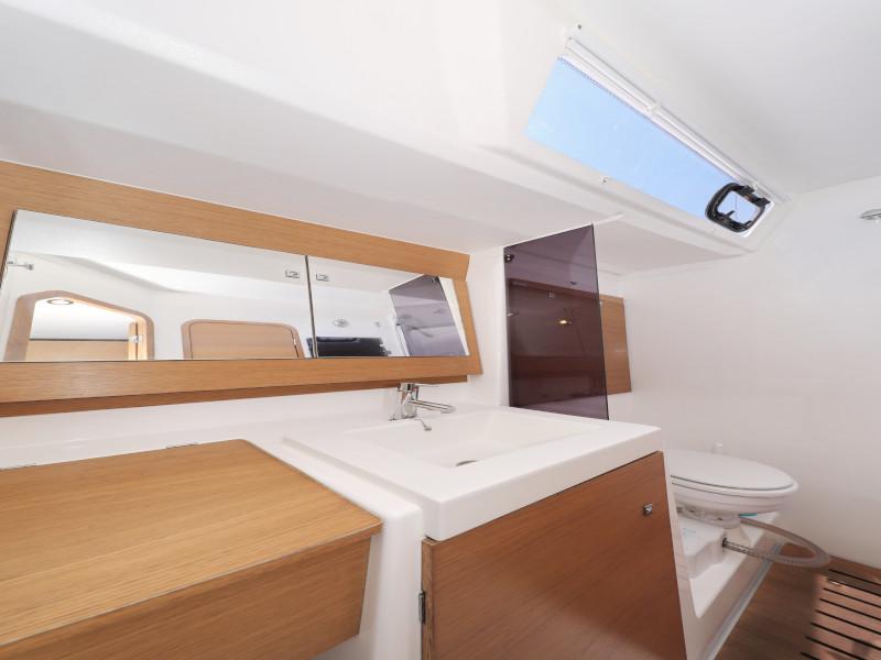 Book yachts online - sailboat - Dufour 560 - Anatoli - rent