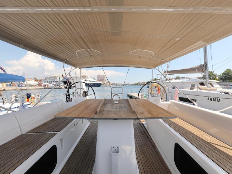 Book yachts online - sailboat - Dufour 560 - Anatoli - rent