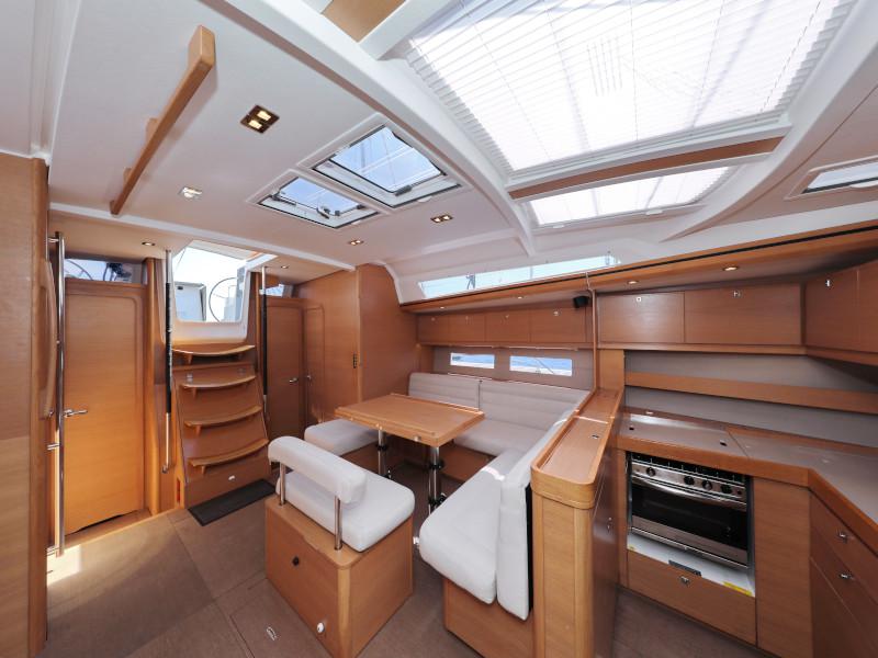 Book yachts online - sailboat - Dufour 560 - Anatoli - rent