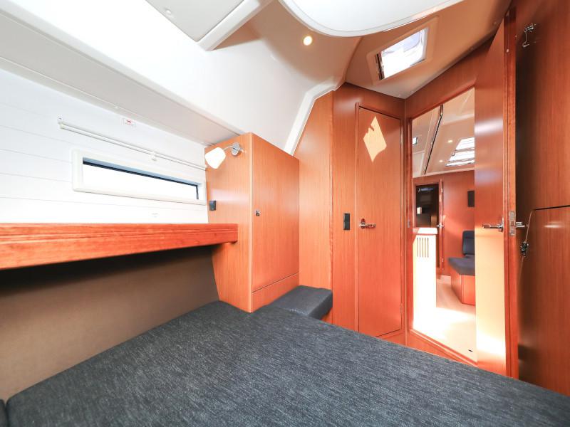 Book yachts online - sailboat - Bavaria Cruiser 46 - Jameson II - rent