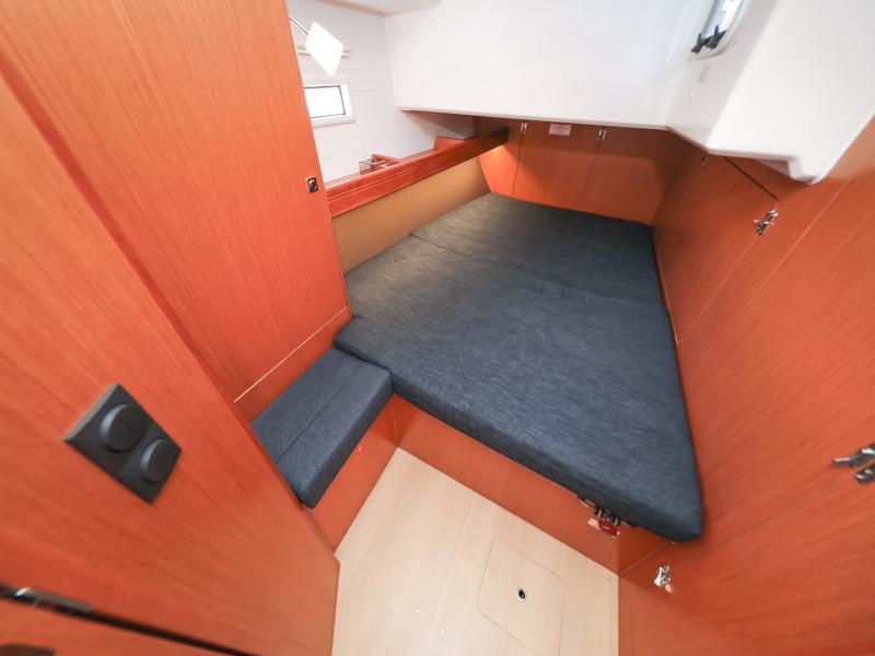 Book yachts online - sailboat - Bavaria Cruiser 46 - Jameson II - rent