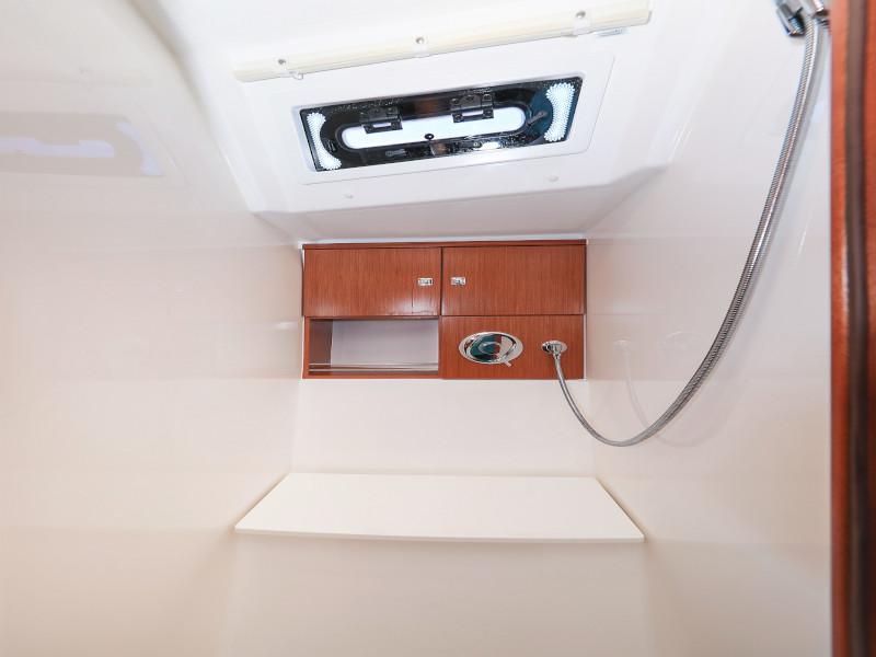 Book yachts online - sailboat - Bavaria Cruiser 46 - Jameson II - rent