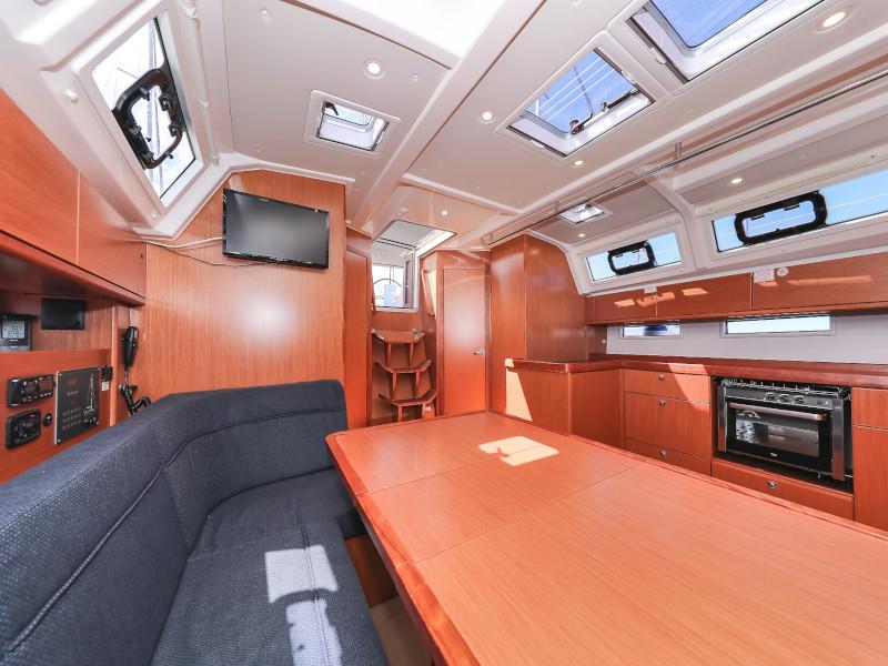 Book yachts online - sailboat - Bavaria Cruiser 46 - Jameson II - rent