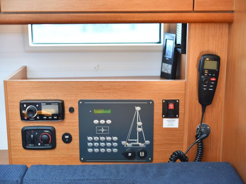 Book yachts online - sailboat - Bavaria Cruiser 46 - Jameson II - rent