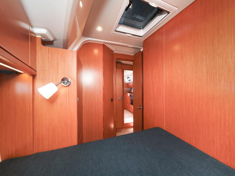 Book yachts online - sailboat - Bavaria Cruiser 46 - Jameson II - rent