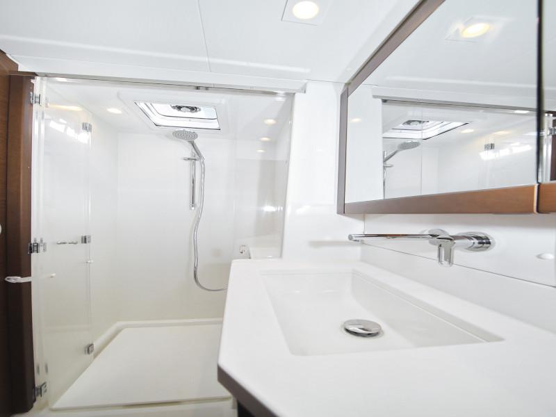 Book yachts online - catamaran - Lagoon 450  Flybridge - LLYN - rent