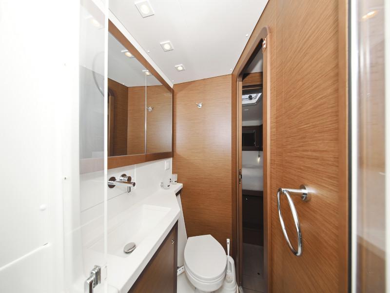 Book yachts online - catamaran - Lagoon 450  Flybridge - LLYN - rent