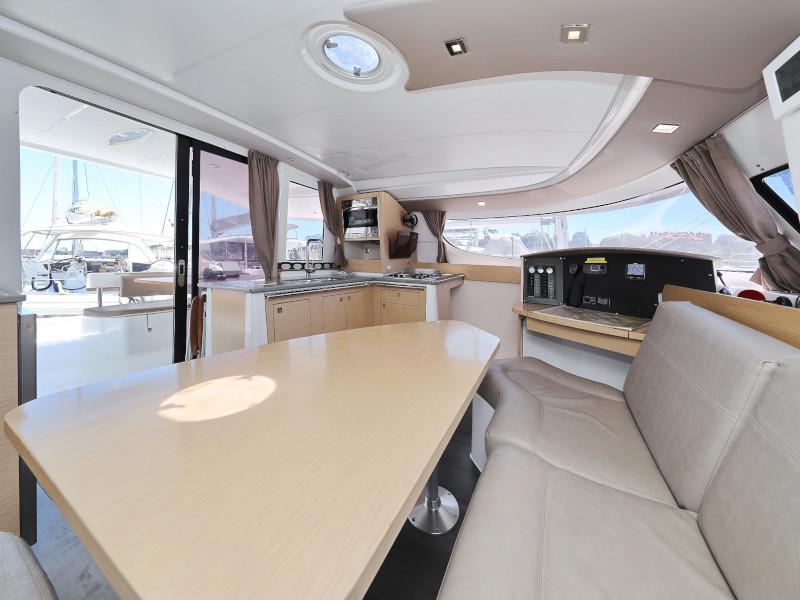 Book yachts online - catamaran - Lipari 41 - LUBI - rent