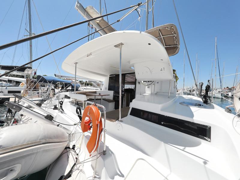 Book yachts online - catamaran - Lipari 41 - LUBI - rent