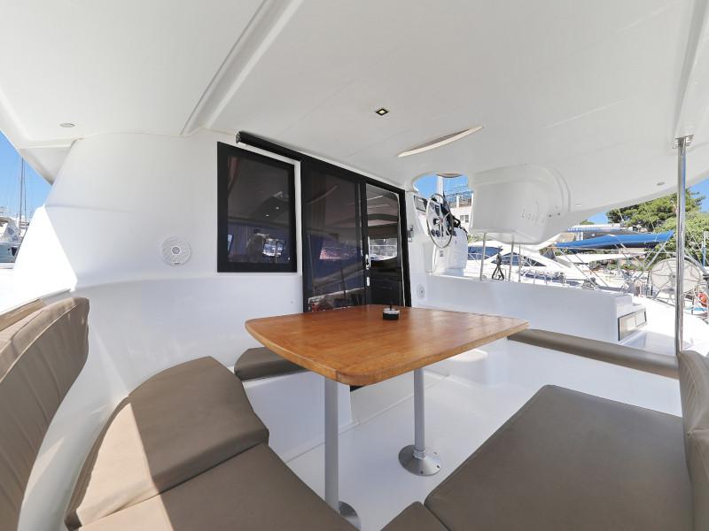 Book yachts online - catamaran - Lipari 41 - LUBI - rent