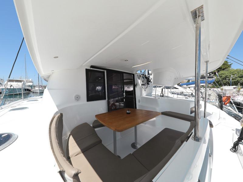 Book yachts online - catamaran - Lipari 41 - LUBI - rent
