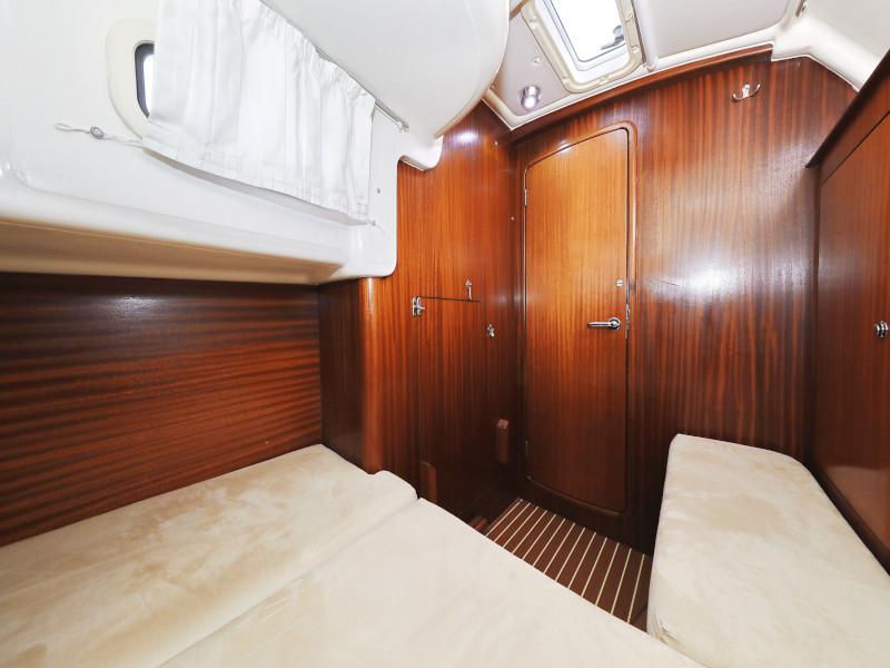 Book yachts online - sailboat - Bavaria 44 - O LA LA  - rent