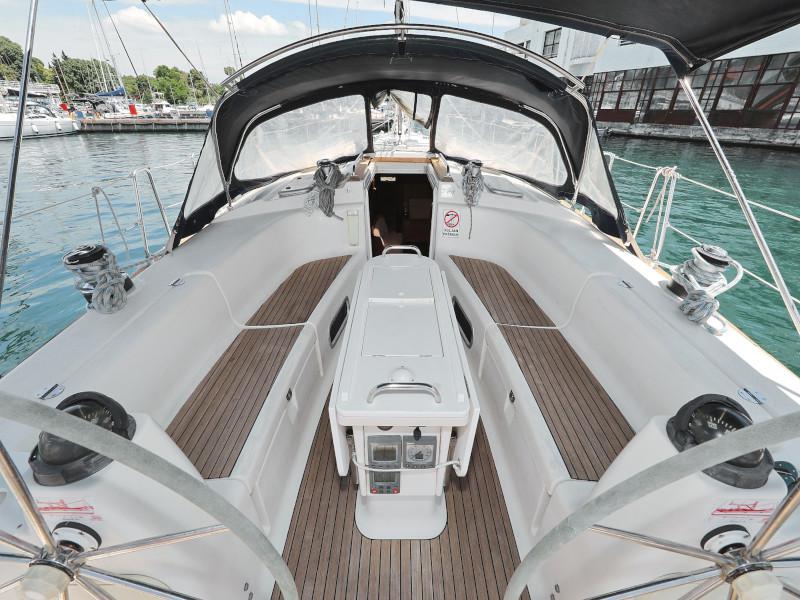 Book yachts online - sailboat - Bavaria 44 - O LA LA  - rent