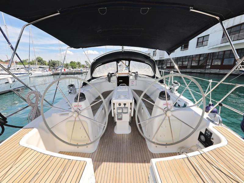 Book yachts online - sailboat - Bavaria 44 - O LA LA  - rent