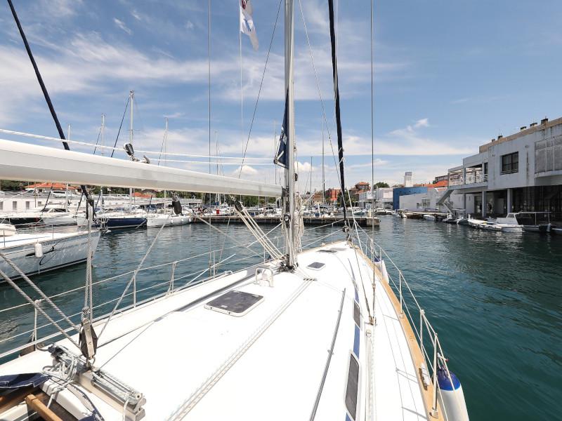 Book yachts online - sailboat - Bavaria 44 - O LA LA  - rent