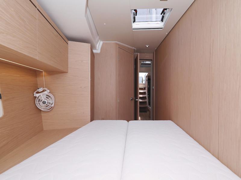 Book yachts online - sailboat - Oceanis 51.1 - ZEPHYR B  - rent