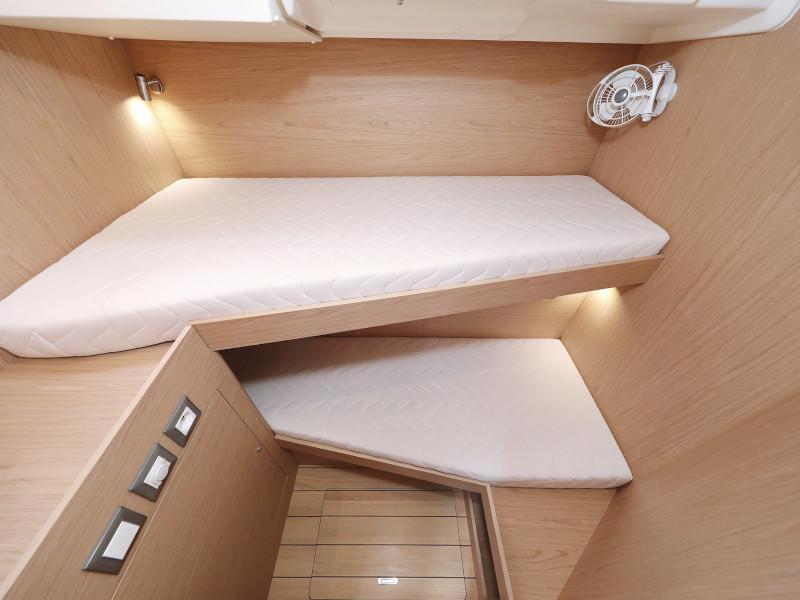 Book yachts online - sailboat - Oceanis 51.1 - ZEPHYR B  - rent