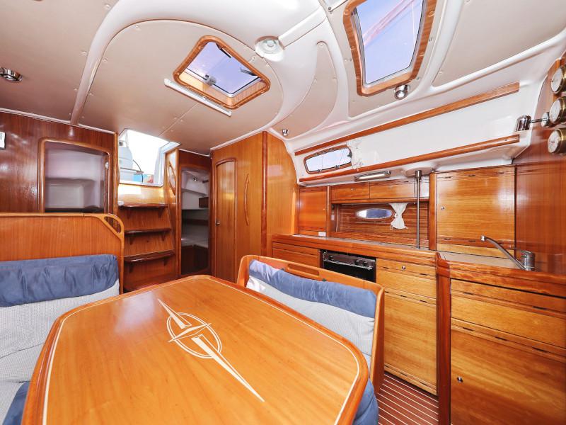 Book yachts online - sailboat - Bavaria 39 Cruiser - Windy - rent