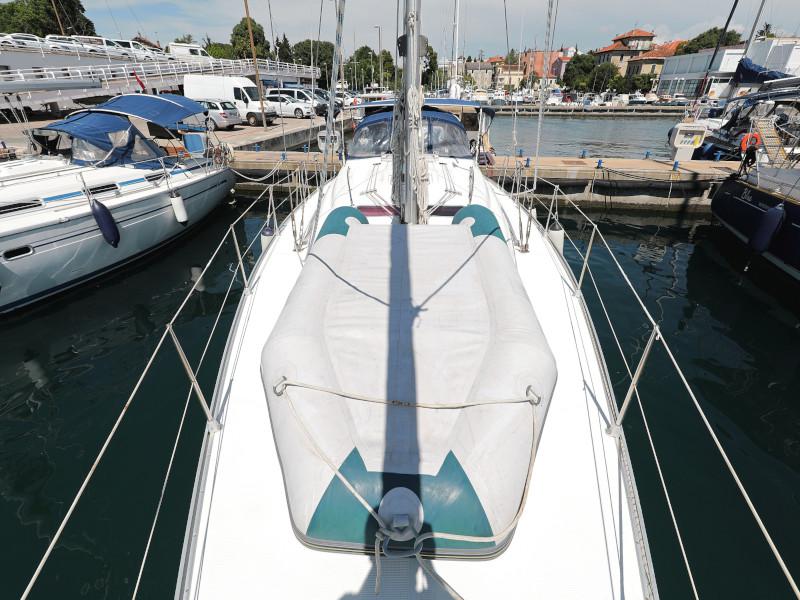 Book yachts online - sailboat - Bavaria 39 Cruiser - Windy - rent