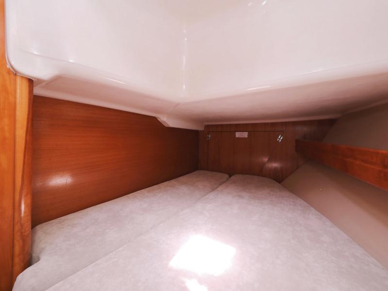 Book yachts online - sailboat - Bavaria 39 Cruiser - Windy - rent