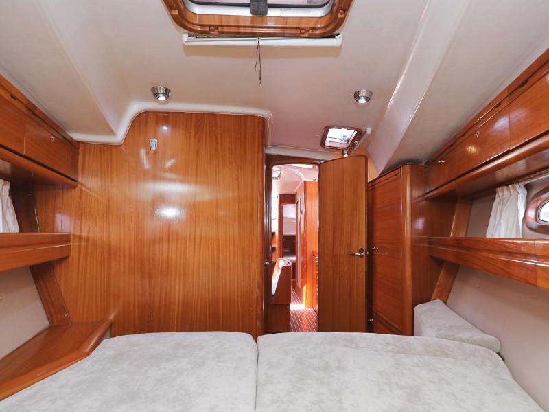 Book yachts online - sailboat - Bavaria 39 Cruiser - Windy - rent