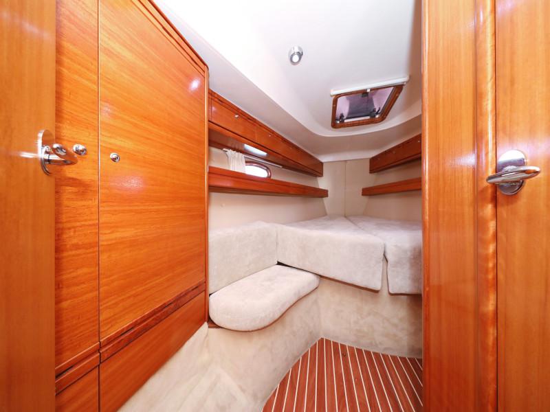 Book yachts online - sailboat - Bavaria 39 Cruiser - Windy - rent