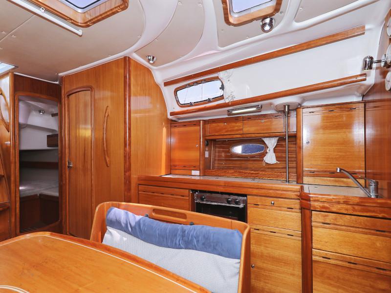 Book yachts online - sailboat - Bavaria 39 Cruiser - Windy - rent