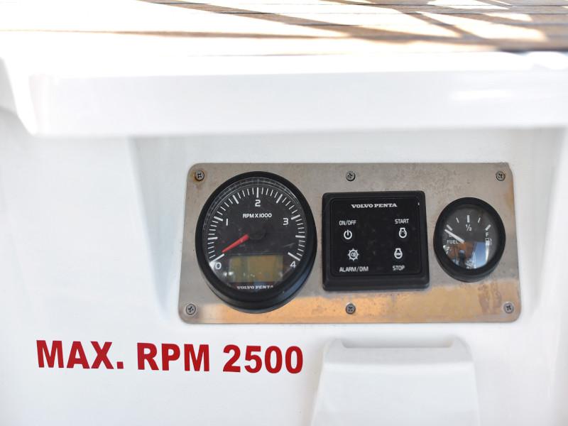 Book yachts online - sailboat - Bavaria Cruiser 37 - Lupe - rent