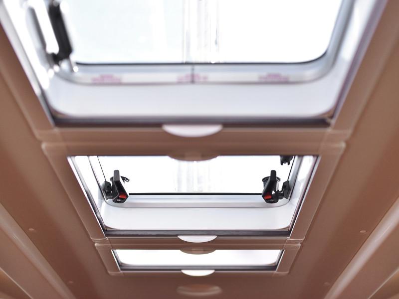 Book yachts online - sailboat - Bavaria Cruiser 37 - Lupe - rent