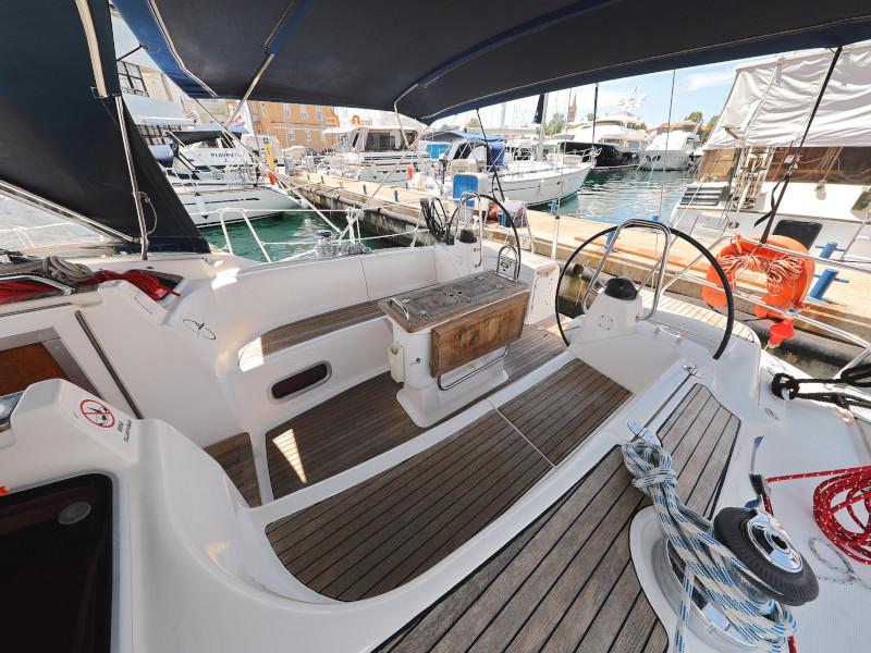 Book yachts online - sailboat - Bavaria 46 Cruiser - Espada - rent