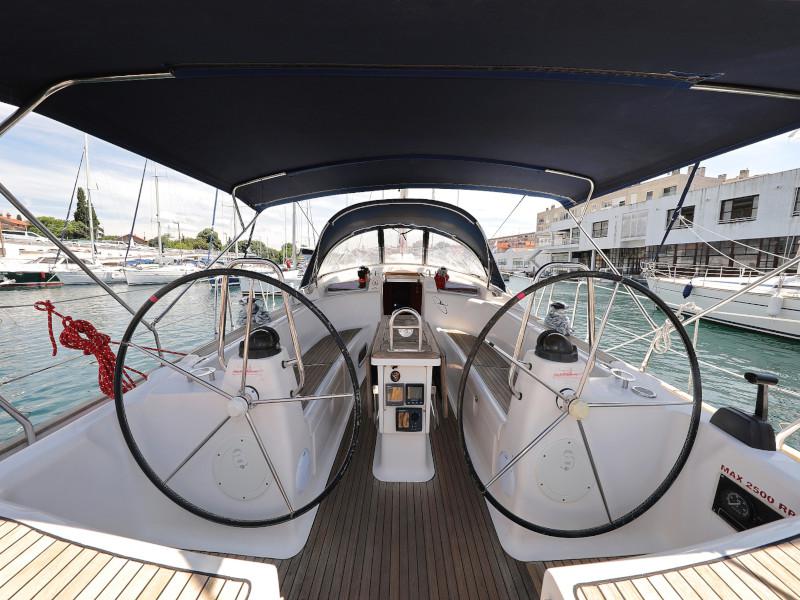 Book yachts online - sailboat - Bavaria 46 Cruiser - Espada - rent