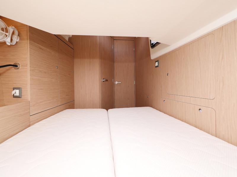 Book yachts online - sailboat - Oceanis 46.1 - MR.WHITE  - rent