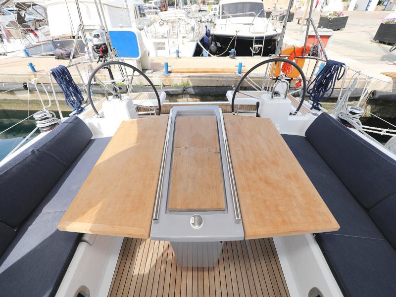 Book yachts online - sailboat - Oceanis 41.1 - SEVEN  - rent