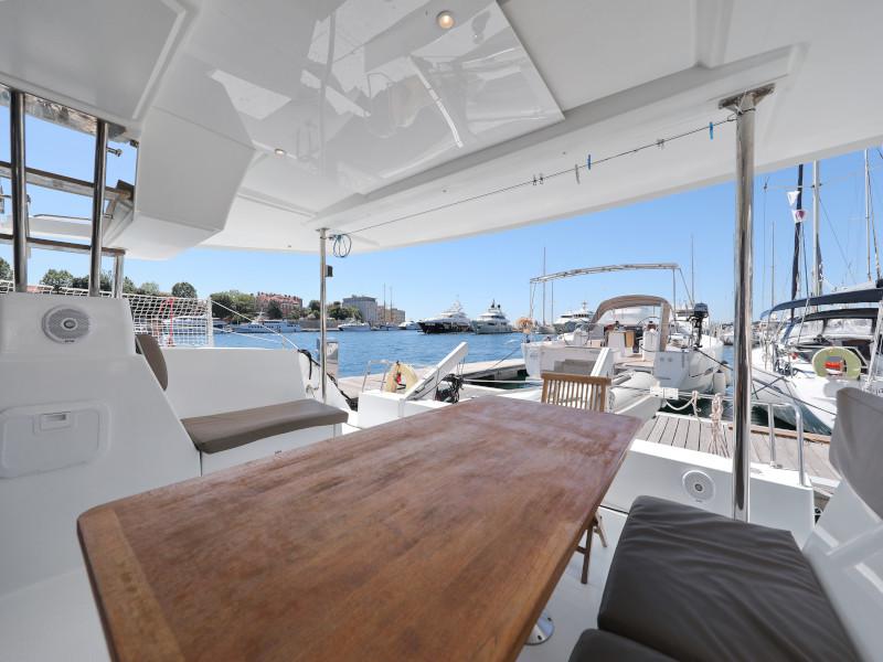 Book yachts online - catamaran - Helia 44 - Jeredam - rent